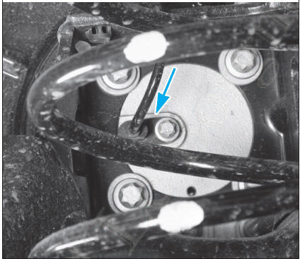 Implantation du capteur de vitesse de roue arrière Fig. 5